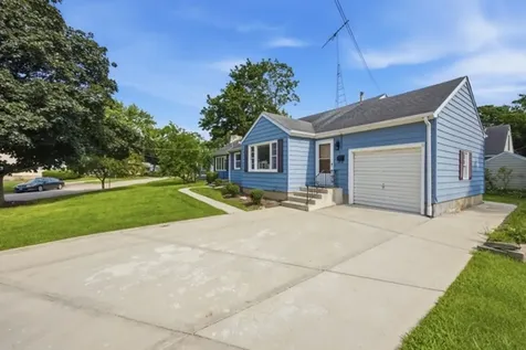10 Lincoln Avenue East Dundee IL 60118