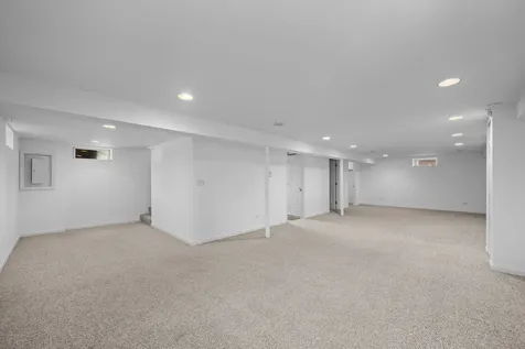 413 North Drury Lane Arlington Heights IL 60004