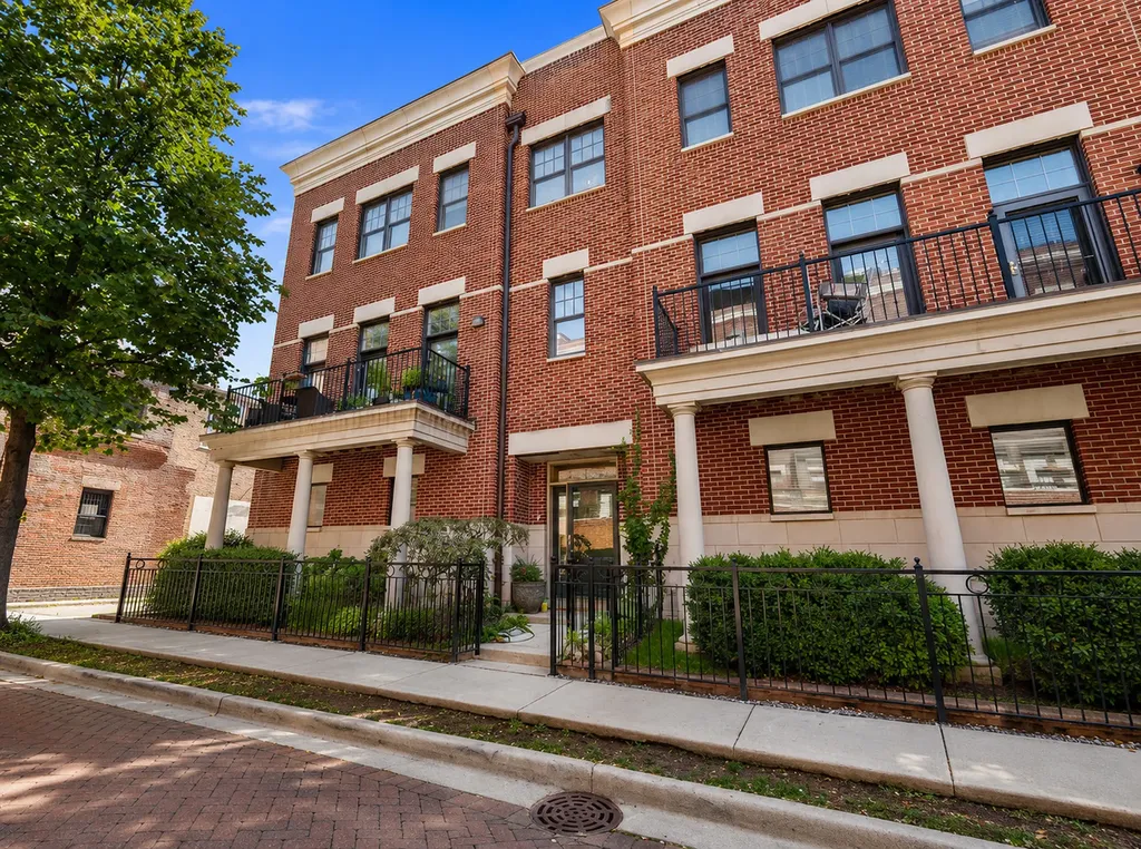 1815 South Prairie Parkway Chicago IL 60616