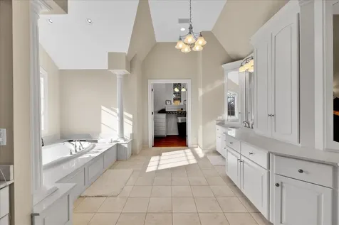 601 Ambriance Drive Burr Ridge IL 60527