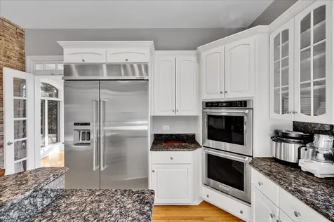 601 Ambriance Drive Burr Ridge IL 60527