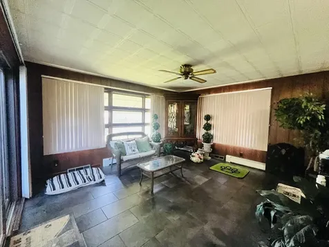 2404 28TH Street Moline IL 61265
