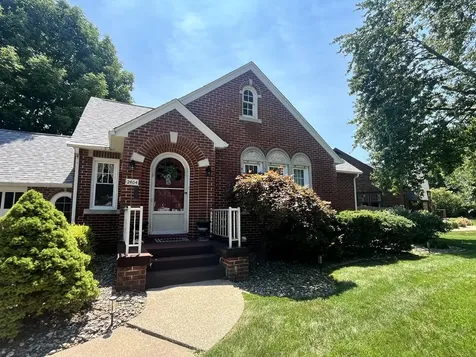 2404 28TH Street Moline IL 61265