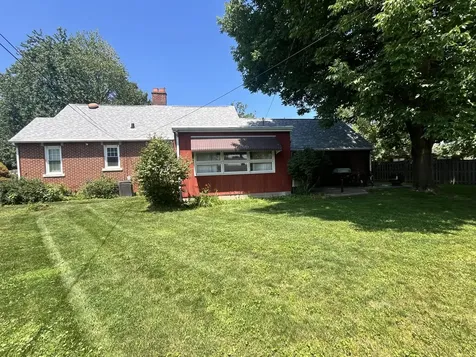 2404 28TH Street Moline IL 61265