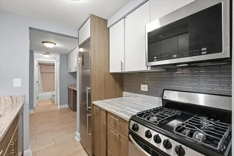 541 West Oakdale Avenue Chicago IL 60657