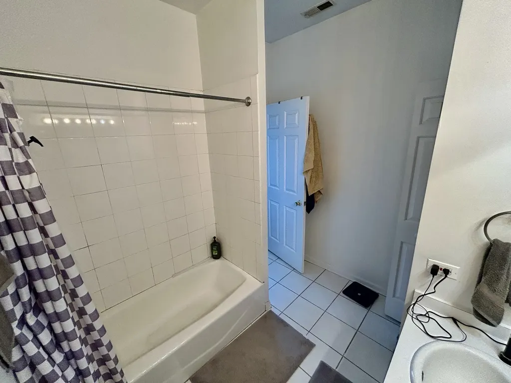 3033 North Racine Avenue Chicago IL 60657