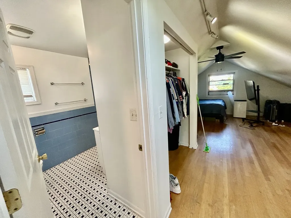 3033 North Racine Avenue Chicago IL 60657