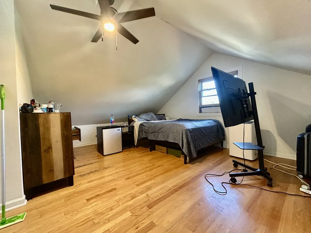 3033 North Racine Avenue Chicago IL 60657