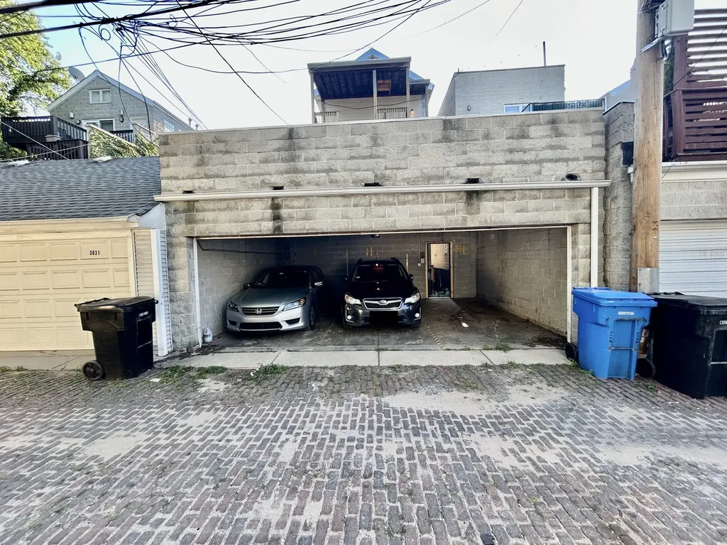 3033 North Racine Avenue Chicago IL 60657