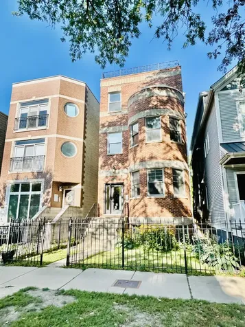 3033 North Racine Avenue Chicago IL 60657