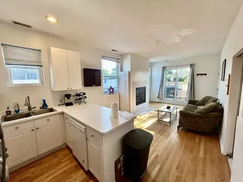 3033 North Racine Avenue Chicago IL 60657