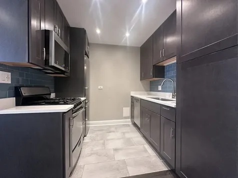 541 West Oakdale Avenue Chicago IL 60657