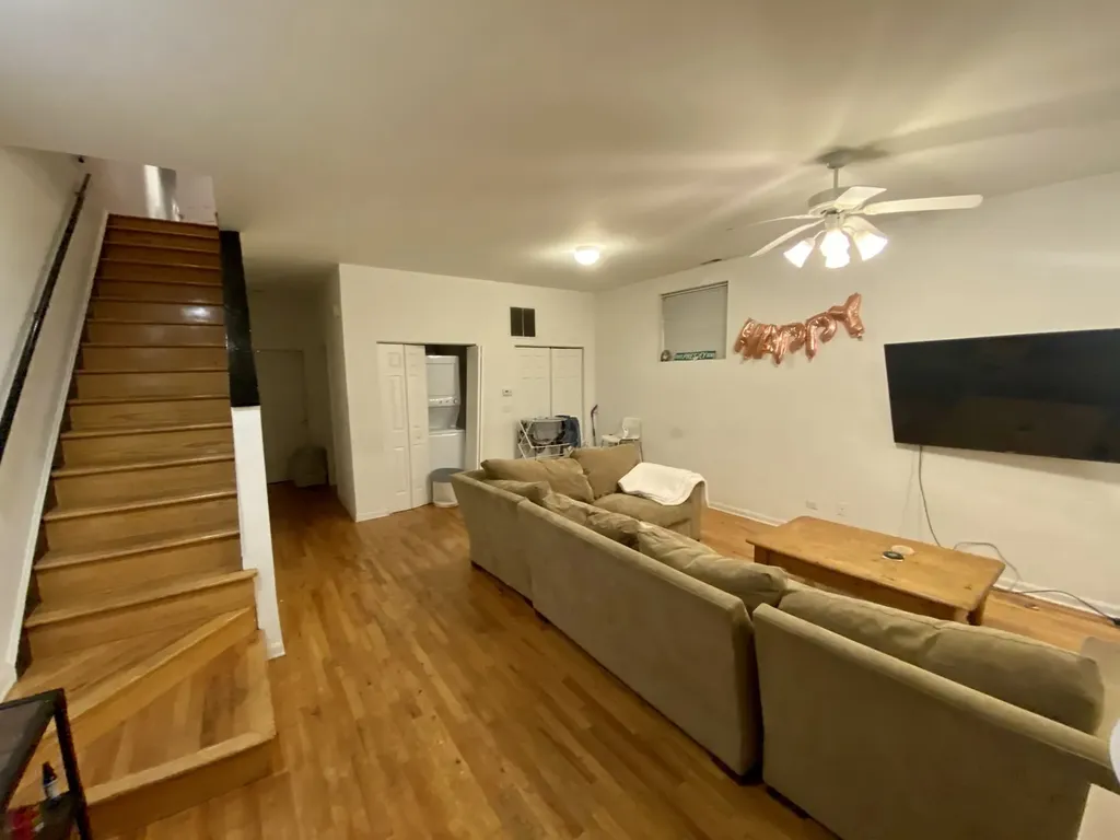 3033 North Racine Avenue Chicago IL 60657