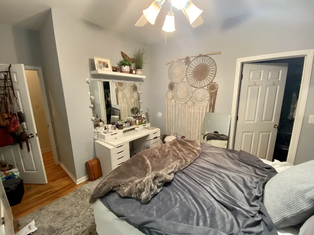 3033 North Racine Avenue Chicago IL 60657