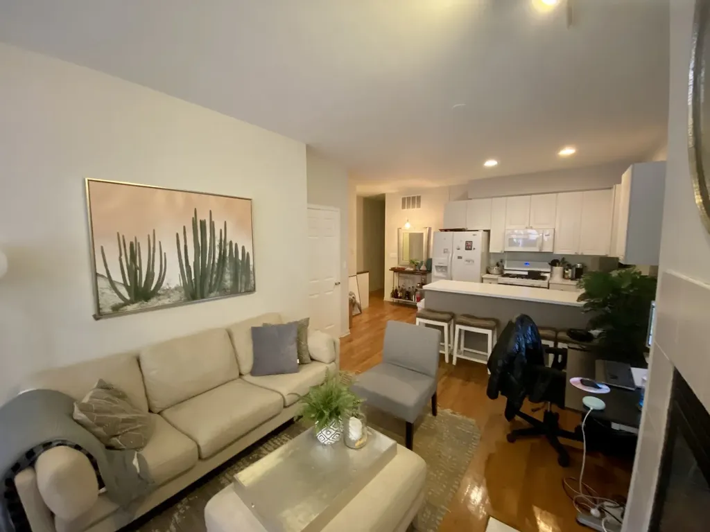 3033 North Racine Avenue Chicago IL 60657