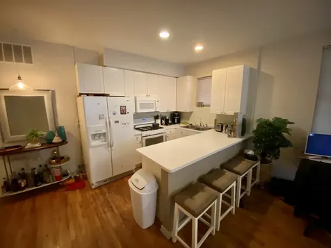 3033 North Racine Avenue Chicago IL 60657