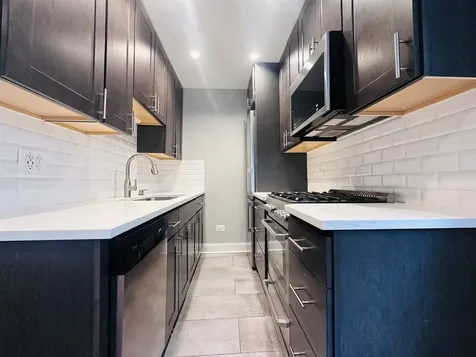 541 West Oakdale Avenue Chicago IL 60657
