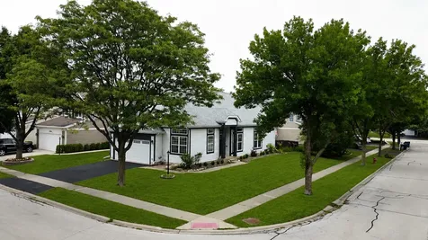 1601 Newgate Court Gurnee IL 60031