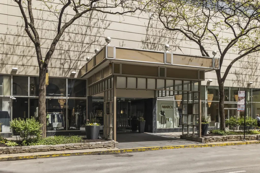 110 East Delaware Place Chicago IL 60611