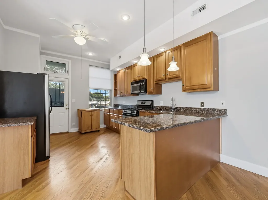 5412 South University Avenue Chicago IL 60615