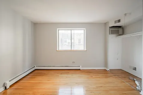 541 West Oakdale Avenue Chicago IL 60657