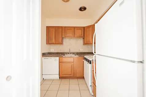 541 West Oakdale Avenue Chicago IL 60657