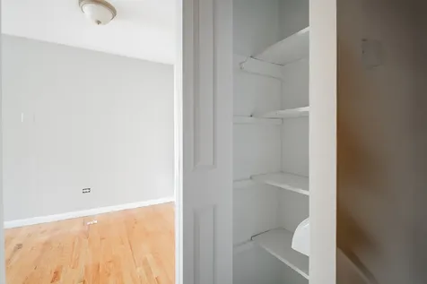 541 West Oakdale Avenue Chicago IL 60657