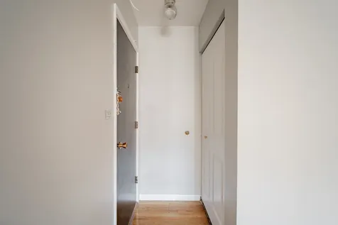 541 West Oakdale Avenue Chicago IL 60657