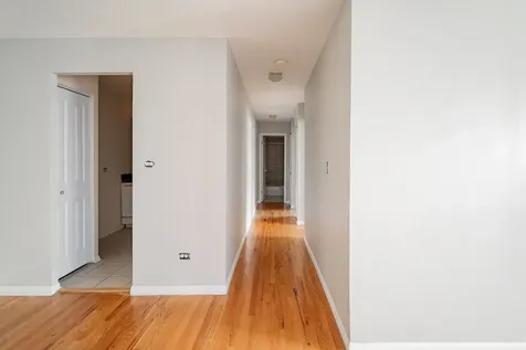 541 West Oakdale Avenue Chicago IL 60657