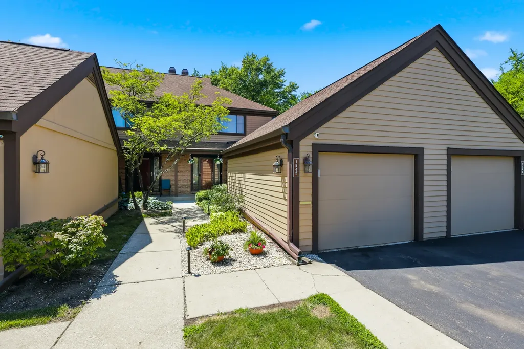 1542 Anderson Lane Buffalo Grove IL 60089