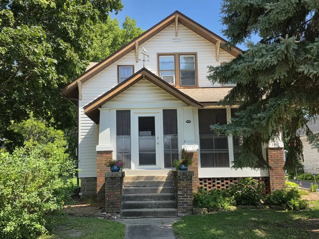 318 West 3rd Street Prophetstown IL 61277