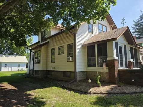 318 West 3rd Street Prophetstown IL 61277