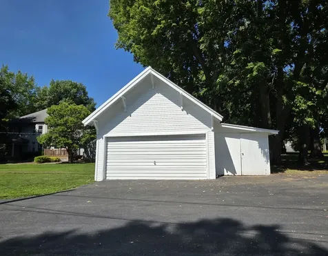 318 West 3rd Street Prophetstown IL 61277