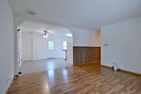 1675 Evergreen Avenue Hanover Park IL 60133