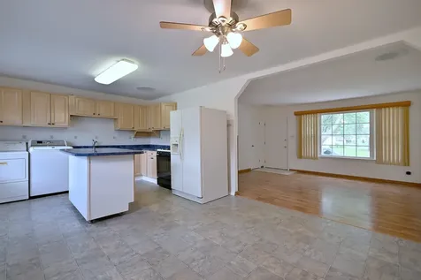 1675 Evergreen Avenue Hanover Park IL 60133