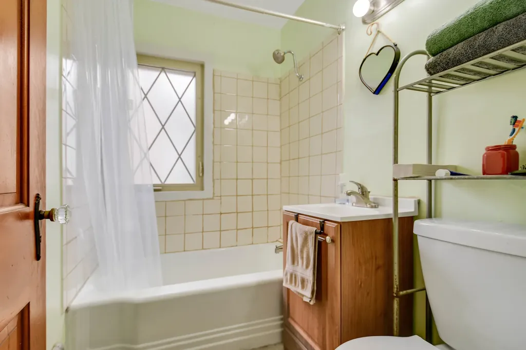 5551 South Kenneth Avenue Chicago IL 60629