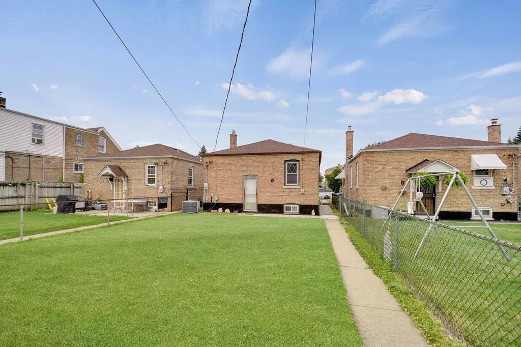 5551 South Kenneth Avenue Chicago IL 60629