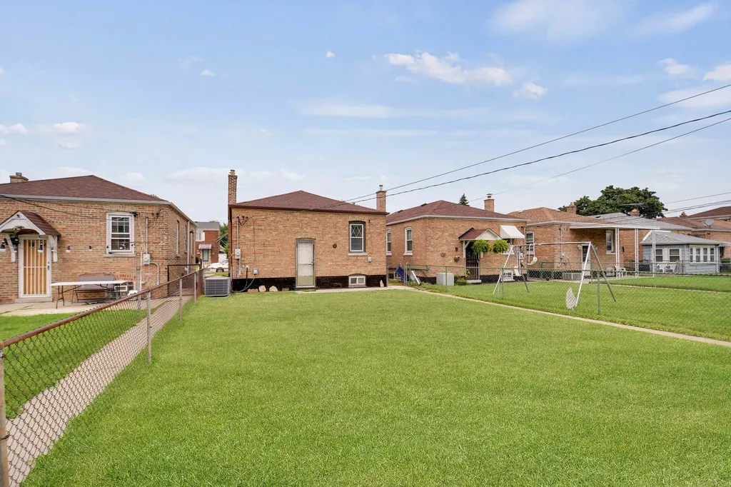 5551 South Kenneth Avenue Chicago IL 60629