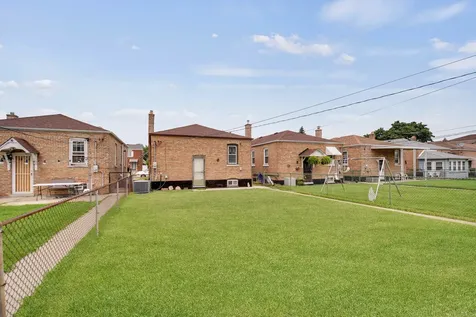 5551 South Kenneth Avenue Chicago IL 60629