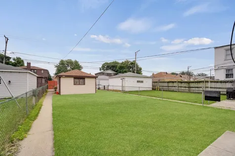 5551 South Kenneth Avenue Chicago IL 60629