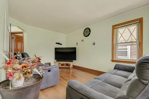 5551 South Kenneth Avenue Chicago IL 60629