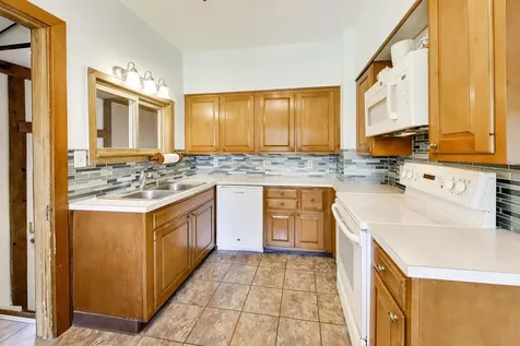644 South 4th Avenue Des Plaines IL 60016