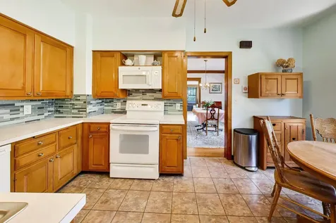 644 South 4th Avenue Des Plaines IL 60016