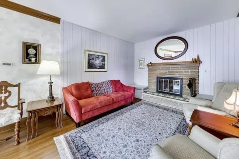 644 South 4th Avenue Des Plaines IL 60016