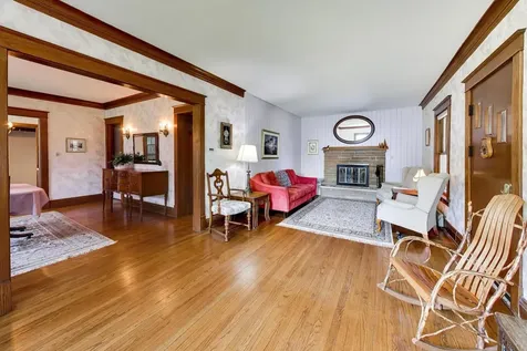 644 South 4th Avenue Des Plaines IL 60016