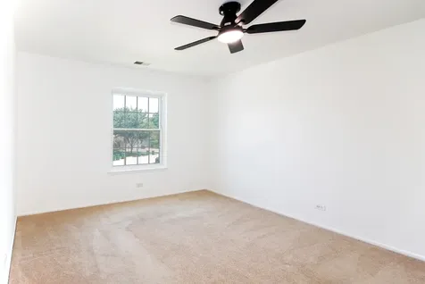 552 Greystone Lane Wheeling IL 60090