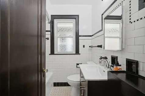 7236 West Pratt Avenue Chicago IL 60631