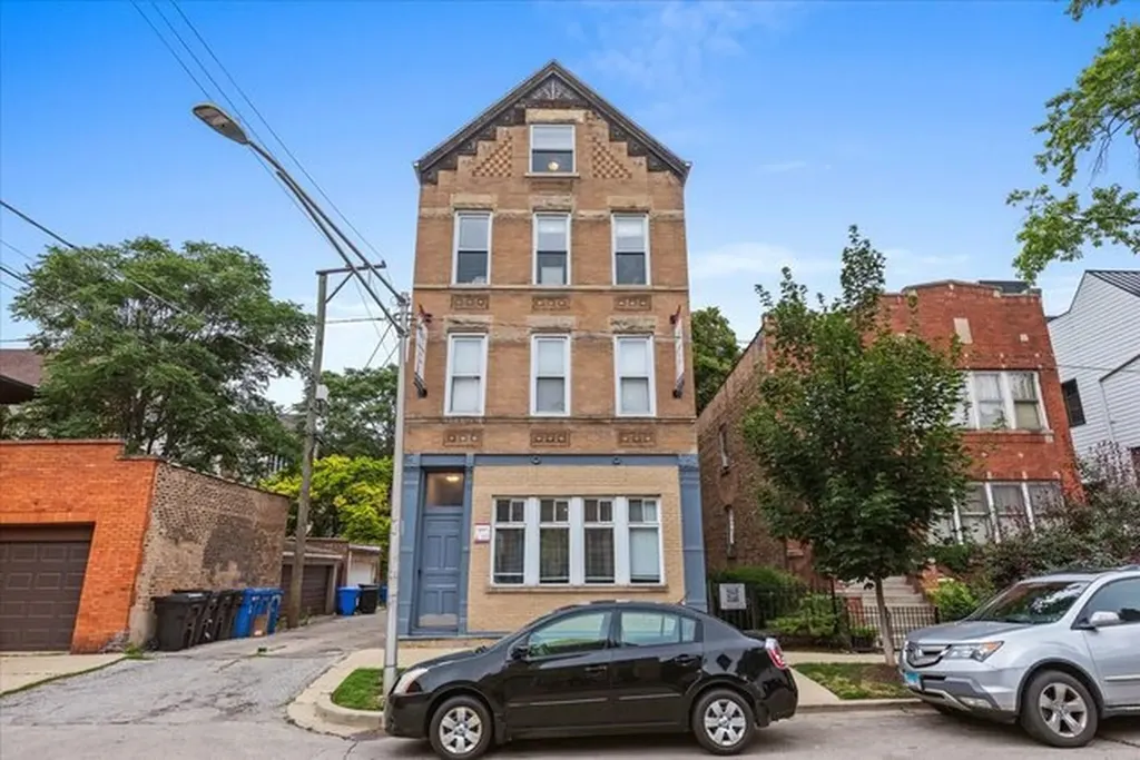 2246 West Belden Avenue Chicago IL 60647