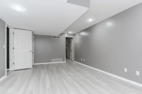 4 Breckenwood Court Bloomington IL 61704