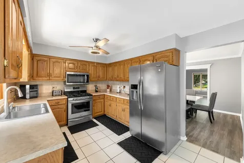 4925 144TH Street Midlothian IL 60445